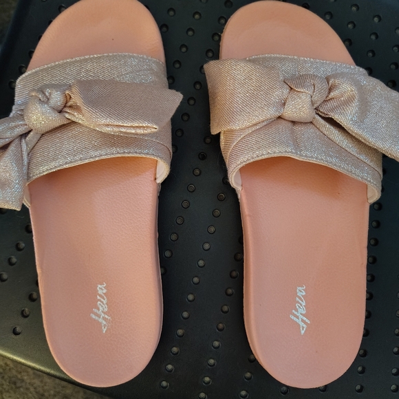 Teva Pink Bow Slide Sandals - Picture 1 of 3